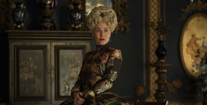 Джиллиан Андерсон поделилась новыми кадрами второго сезона «Великой»