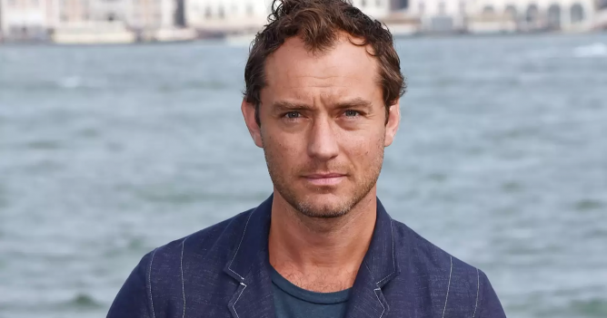 В сети появились первые кадры с Джудом Лоу в образе Владимира Путина