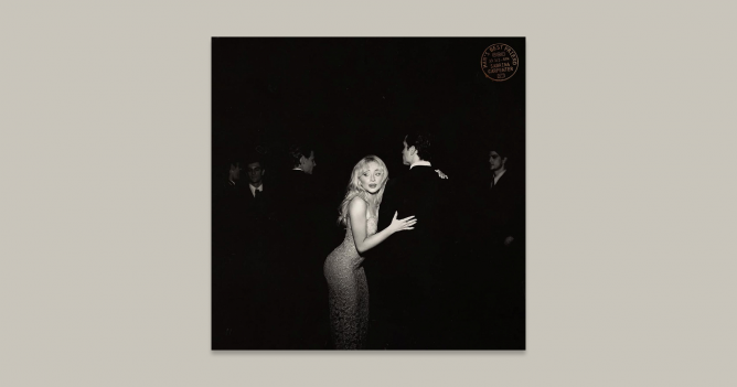 Сабрина Карпентер выпустила альтернативную версию обложки «Man's Best Friend»