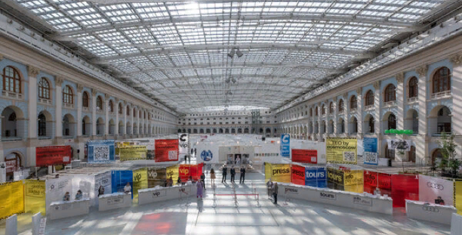 Стали известны новые даты проведения ярмарки современного искусства Cosmoscow