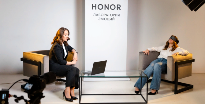 Актриса Варвара Шмыкова поучаствовала в эксперименте Honor