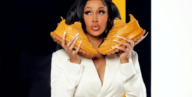 Cardi B и Reebok выпустили кроссовки Classic Leather в золотом цвете