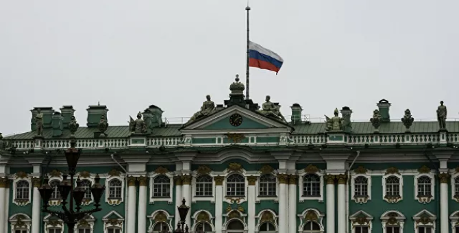 Эрмитаж получил официальную жалобу на обнаженные скульптуры