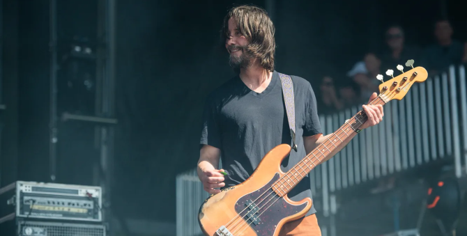 Рок-группа Киану Ривза Dogstar выступила на сцене впервые за 20 лет