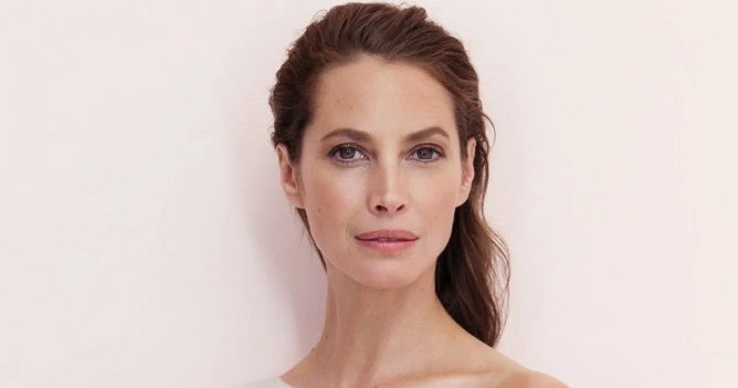 Кристи Тарлингтон стала глобальным амбассадором Lancôme