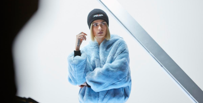 Кара Делевинь выпустит новую коллаборацию с брендом Karl Lagerfeld