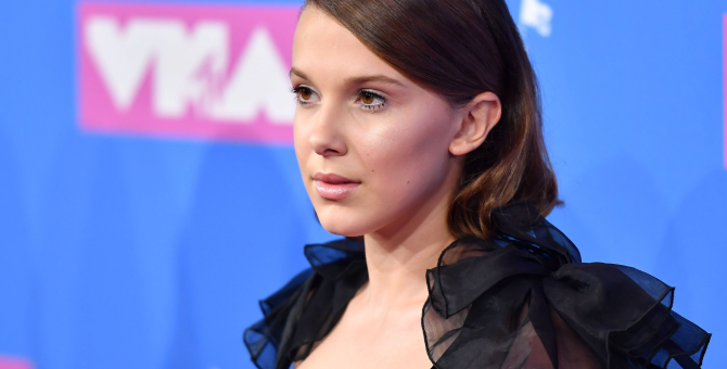 Милли Бобби Браун и Converse выпустят кроссовки вместе с художницей Полин Ваттанодом