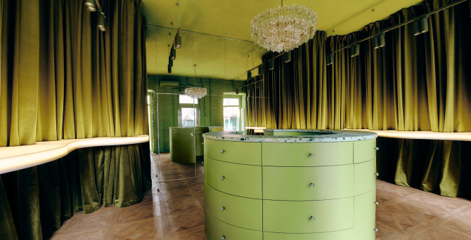 Ювелирный бренд Secrets открыл первый магазин на Патриарших прудах