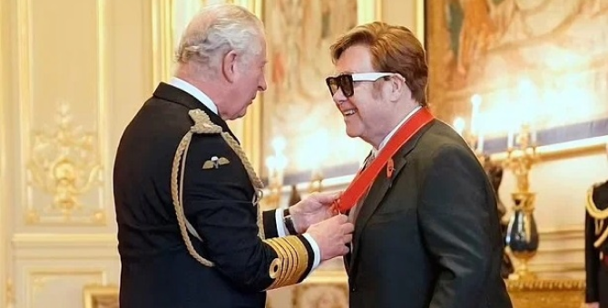 Элтон Джон, Spice Girls и Эд Ширан отказались выступать на коронации Карла III