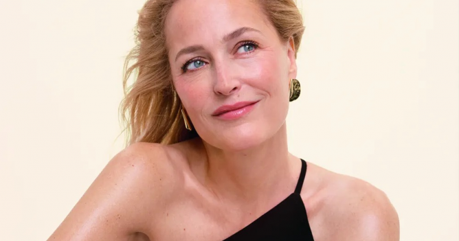 Джиллиан Андерсон стала глобальным амбассадором L'Oréal Paris