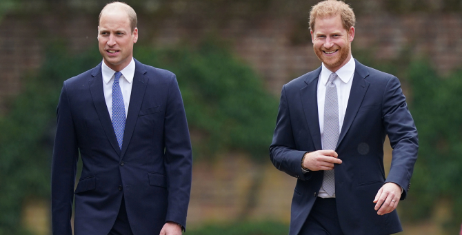 Королевская семья пригрозила BBC бойкотом из-за нового фильма принцах о Гарри и Уильяме