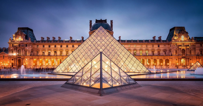 Лувр начал модернизацию системы безопасности после ограбления
