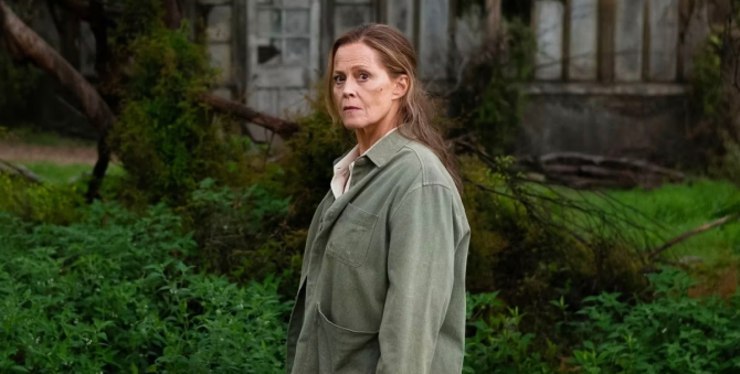 Сигурни Уивер в трейлере сериала «Потерянные цветы Элис Харт»