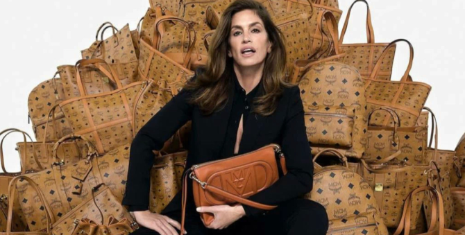 Синди Кроуфорд снялась в кампании MCM