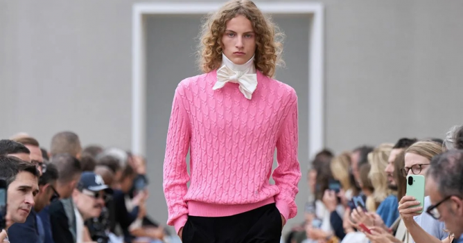 Стало известно расписание Недели моды в Париже