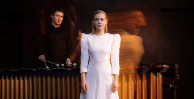 «Яндекс Афиша» проведет показ спектакля «Эбеновая кожа» с Юлией Пересильд