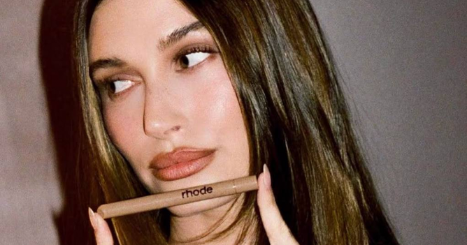 Хейли Бибер продала косметический бренд Rhode компании Elf Beauty