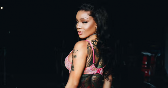 Рианна представила весеннюю кампанию Savage X Fenty