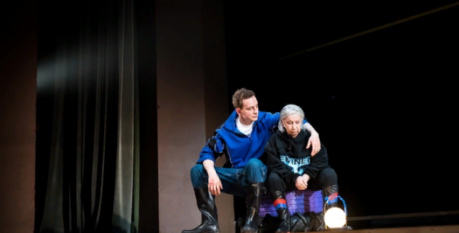 На театр «Современник» пожаловались в Генпрокуратуру