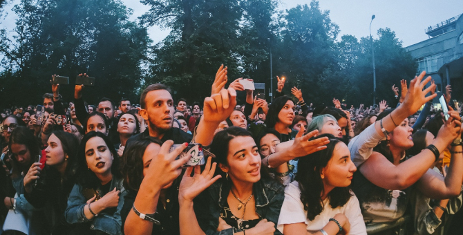 Ник Кейв и Oxxxymiron: фестиваль «Боль» объявил первую волну артистов