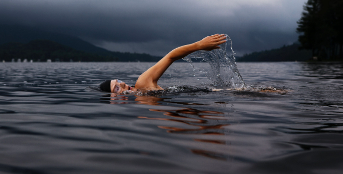 Россиян и белорусов допустили до индивидуальных соревнований по водным видам спорта