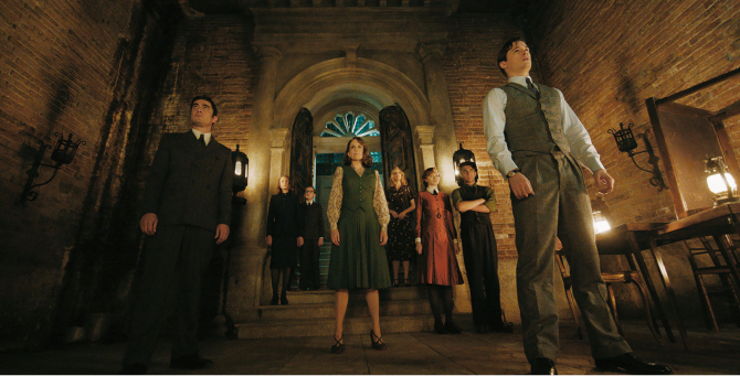 Эркюль Пуаро ведет новое дело в трейлере фильма «Призраки в Венеции»