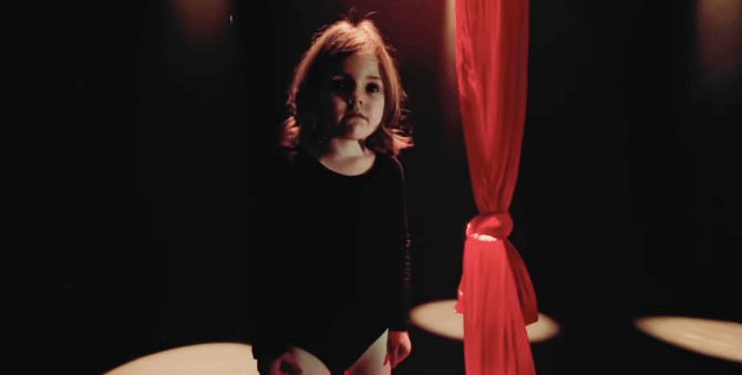 Милли Бобби Браун сняла дебютный фильм о самореализации