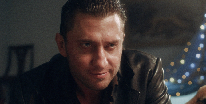 Павел Прилучный сыграет бандитского авторитета 90-х в новом сериале Иви «Лада Голд»