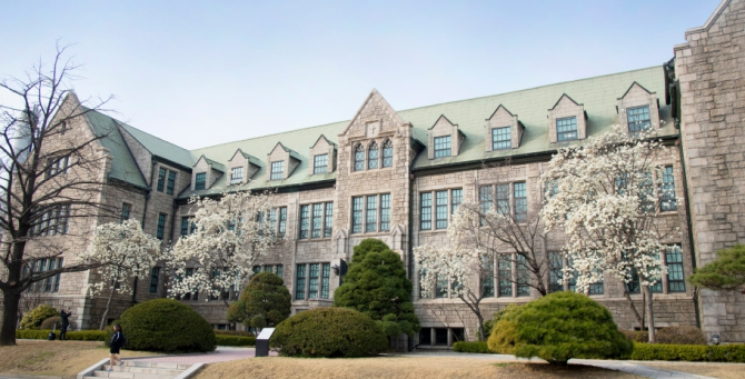 Dior планирует показать новую женскую коллекцию в Сеуле