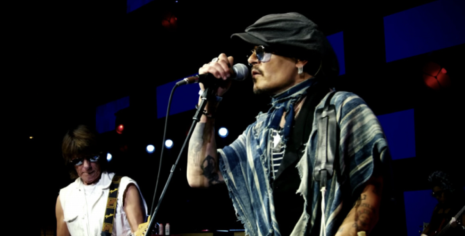 Джонни Депп и Джефф Бек подали в суд на профессора из-за обвинений в плагиате