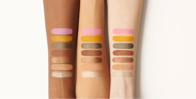 Виктория Бекхэм выпустила коллекцию косметики для макияжа глаз