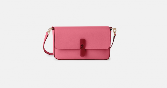 Бренд Furla представил новую модель сумки Iride