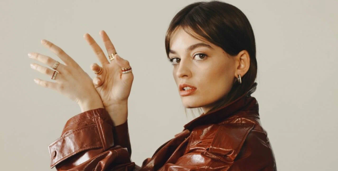 Эмма Маккей покинет сериал «Половое воспитание»