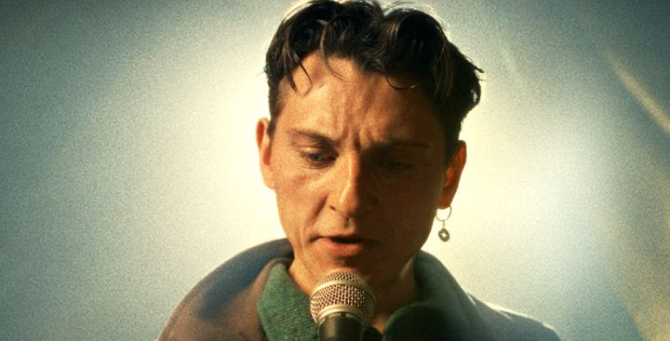 В прокат выйдет фильм о современных поэтах «Мотыль. Свет. Пламя. Пыль»