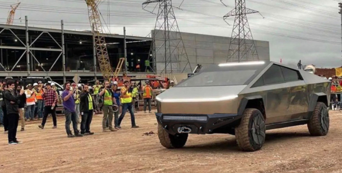 Акционер Tesla раскрыл новые детали о Cybertruck