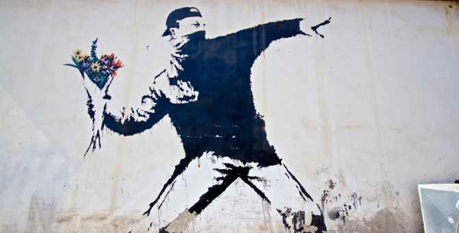 Девять работ Бэнкси будут проданы на аукционе в Румынии