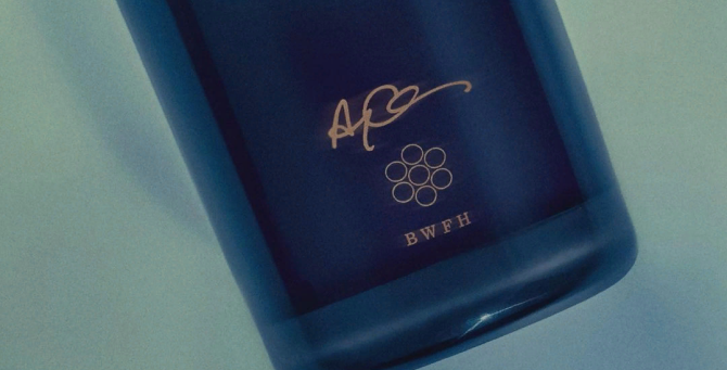 Дрейк выпустил коллекцию ароматизированных свечей