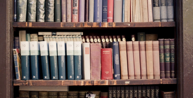 Дебютные издания стихов Блока, Гумилева и Маяковского выставят на аукцион