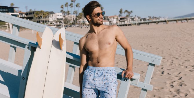 Бренд «Олово» выпустил первую коллекцию плавательных шорт