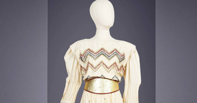 На аукционе продадут редкие платья авторства Карла Лагерфельда