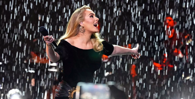 Адель тайно записала еще один альбом, который планирует выпустить уже в этом году