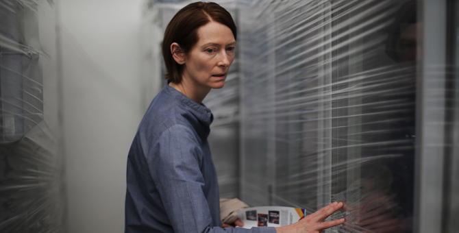 Начались съемки мюзикла «Конец» с Тильдой Суинтон и Джорджем МакКеем