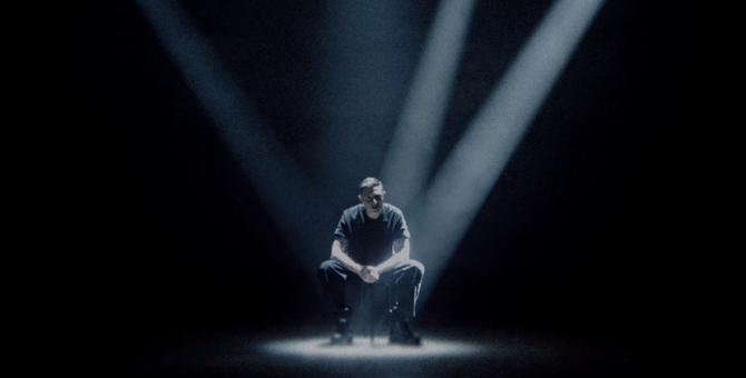 Oxxxymiron выпустил новый клип «Кто убил Марка?»