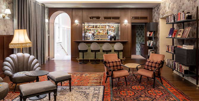 Gucci обновил фойе библиотеки и бара кинотеатра «Художественный»