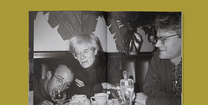 Знаменитости за едой в новой книге Gucci