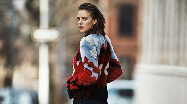 Элиза Каммингс в осенней кампании Emporio Armani