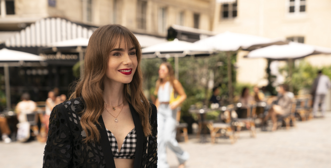 Netflix показал кадры из третьего сезона «Эмили в Париже»