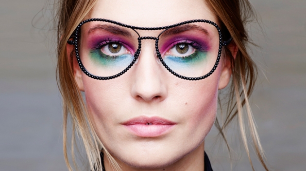 Карл Лагерфельд снял лукбук весенней коллекции Chanel