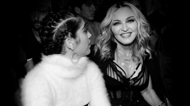 Фото дня: Мадонна с дочерью на показе Alexander Wang