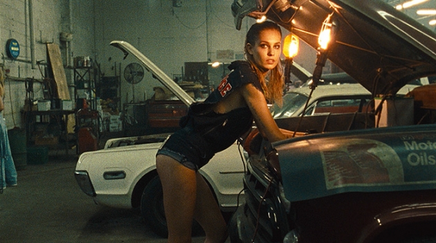 Бинкс Уолтон, Малаика Ферт и другие Garage Girls в новом мини-фильме